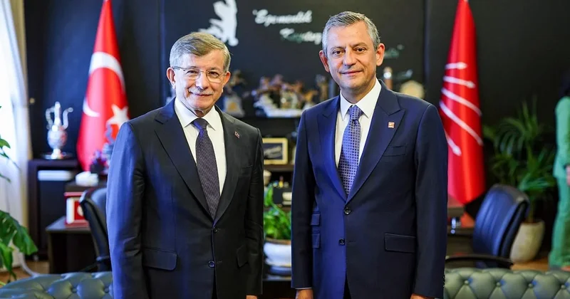 Özgür Özel ile Ahmet Davutoğlu Meclis te bir araya geldi Sözcü Gazetesi