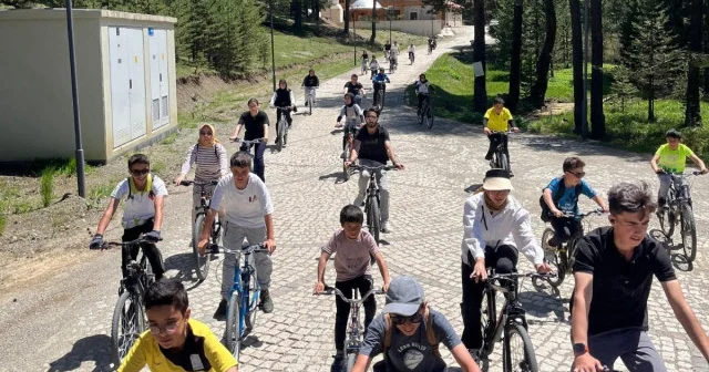 Refahiye’de gençler çevre için pedal çevirdi Diğer Haberleri