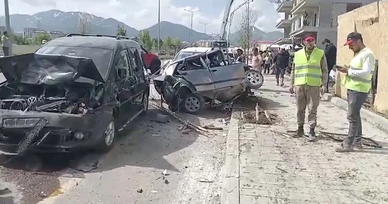 Freni boşalan beton mikseri dehşet saçtı