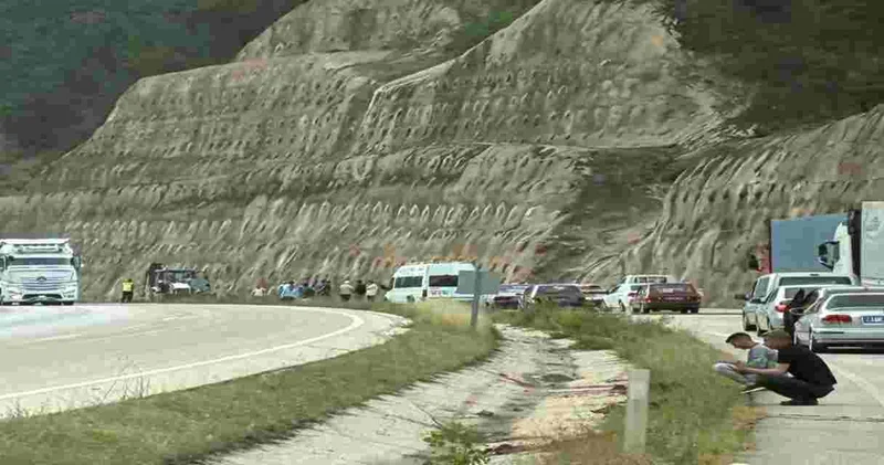Tokat ta heyelan! Kara yolu tek yönlü ulaşıma kapandı