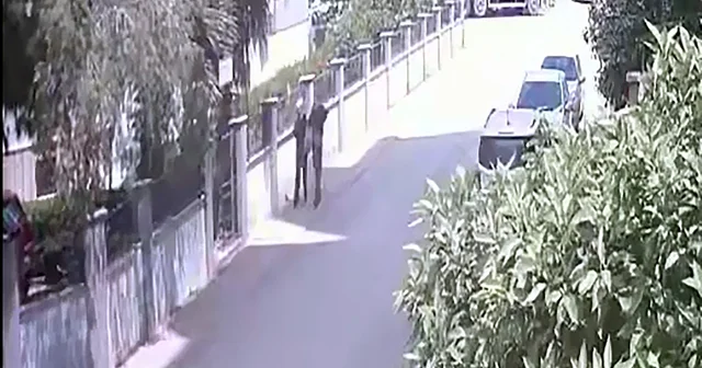 Yüzlerini eşarpla gizleyip, girdikleri dairelerden 1,5 milyon liralık altın çaldılar Adana Haberleri