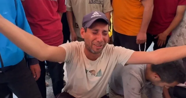 İşgalciler yemek sırası bekleyen Filistinlileri katletti VİDEO İZLE