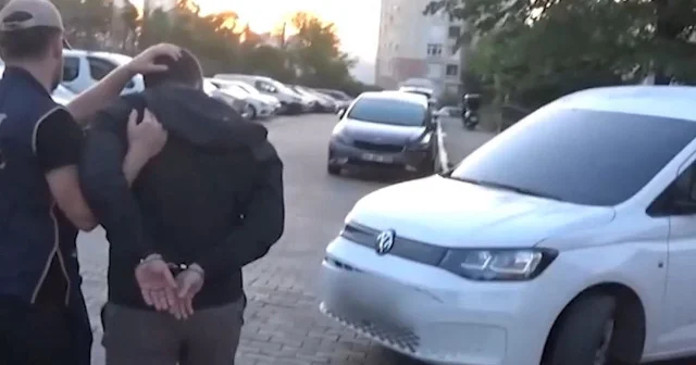 Terörle mücadele ekiplerinden İstanbul’da FETÖ’nün güncel yapılanmasına ağır darbe VİDEO İZLE