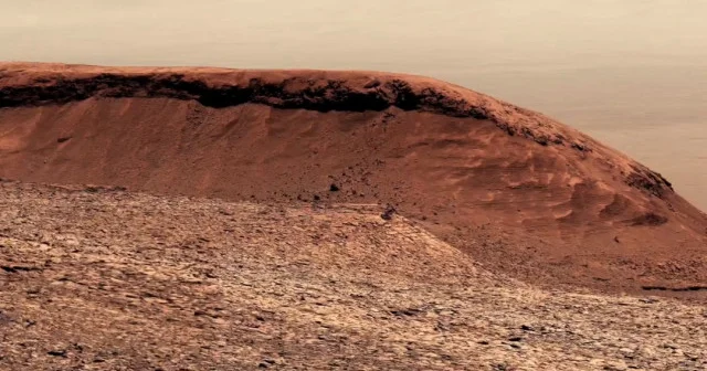 NASA Mars’tan yeni görüntüleri paylaştı: Curiosity nin gözünden Sharp Dağı VİDEO İZLE