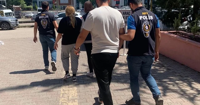 Karabük te kripto getirisi vaadiyle 16 kişiyi 10 milyon TL dolandıran 2 şüpheli Antalya ve Hatay da yakalandı Karabük Haberleri