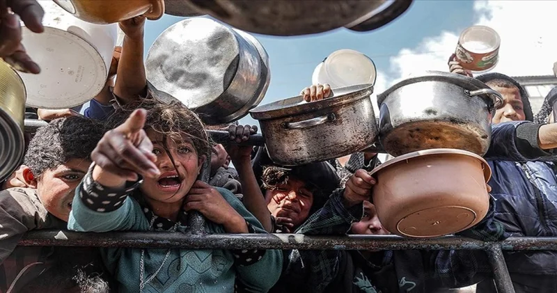 İsrail açlığı silah olarak kullanmaya devam ediyor: ABD Gazze İnsani Yardım Vakfı na fon veriyor