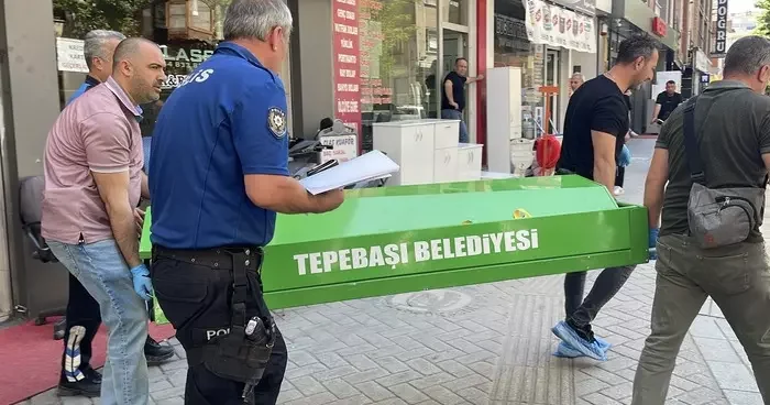 Eskişehir de yalnız yaşayan kişi evinde ölü bulundu