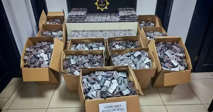 Dronla takip edilen kamyonette 332 bin adet sentetik ecza ele geçirildi