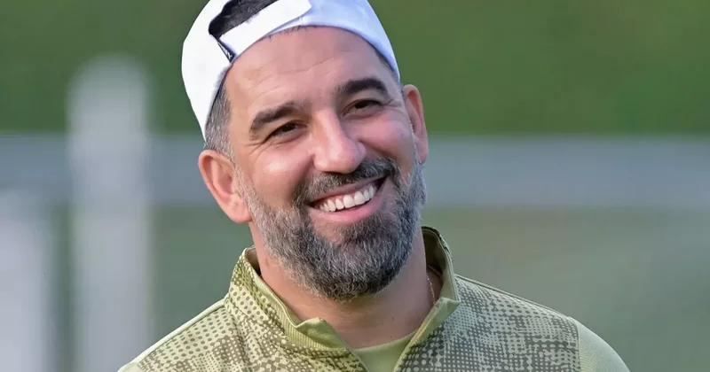 Arda Turan dan İrfan Can Kahveci ye kanca