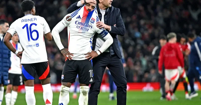 Paris Saint Germain, küme düşen Lyon u kurtarıyor