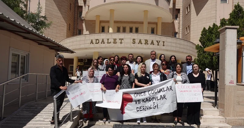 Çocuk istismarını gündeme getirdiği için yargılanan psikolog Emine Gizem Çetiner beraat etti: Karşı tarafından avukatından imalı tebrik