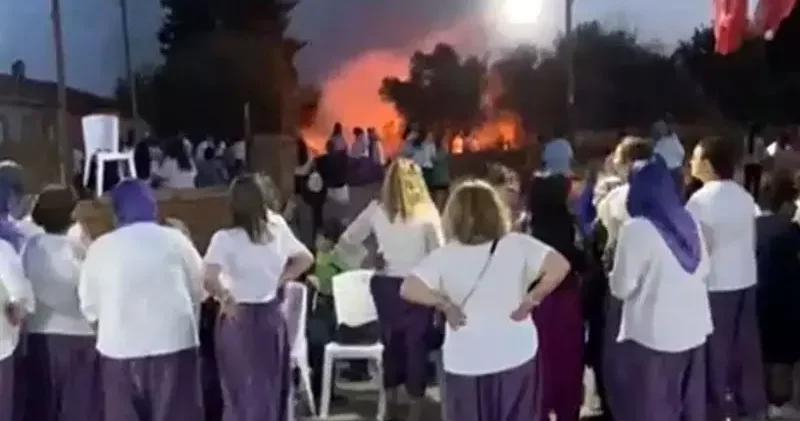Bursa da şalvar gecesi eğlencesinde atılan havai fişekler otluğu yaktı