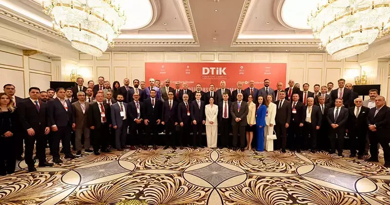 Bakan Bolat, Rusya’da Türk iş insanları ile bir araya geldi