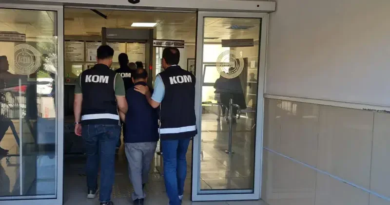 Müze müdürü ve muhasebecisine gözaltı