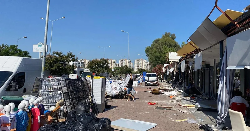 Antalya da kaçak işletmeler yıkıldı