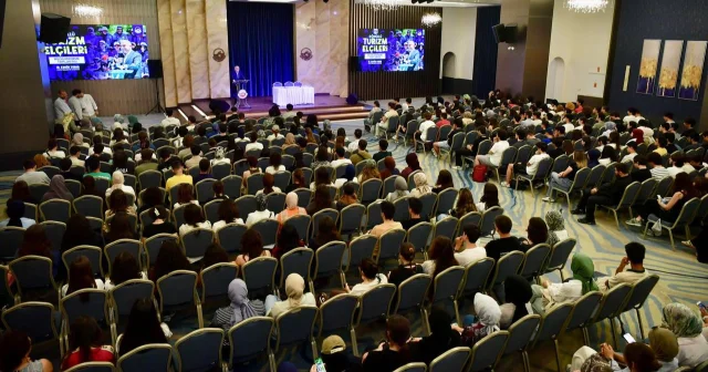 Fatih Belediyesi’nden gençlere tarihe yolculuk: 400 gönüllü turizm elçisi seçildi İstanbul Haberleri