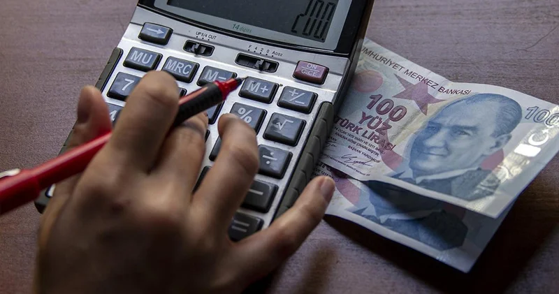 Emekliye zam yok, kamuya araç ve giyim affı var