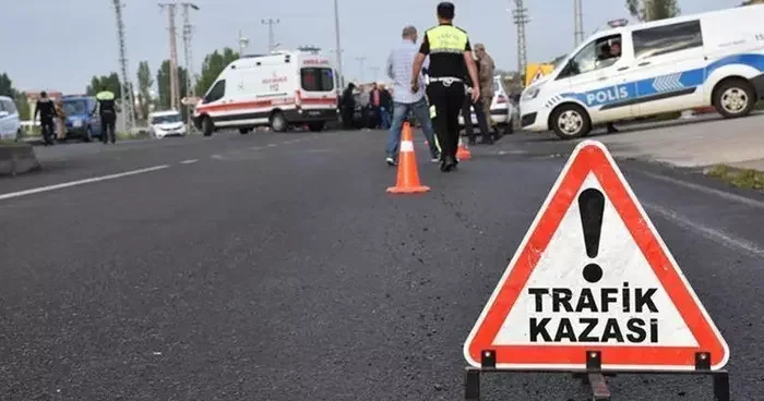 Devrilen otomobildeki 1 kişi yaralandı
