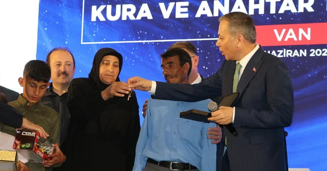 Bakan Yerlikaya: Büyük ve güçlü Türkiye yi birlikte inşa edeceğiz Van Haberleri