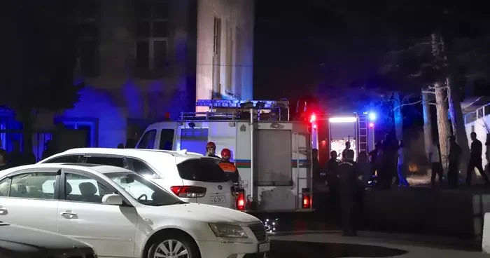 Bakü de film stüdyosunda meydana gelen patlama sonucu yangın çıktı