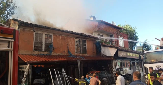 Samsun da fırında çıkıp evlere de sıçrayan yangın korkuttu Samsun Haberleri