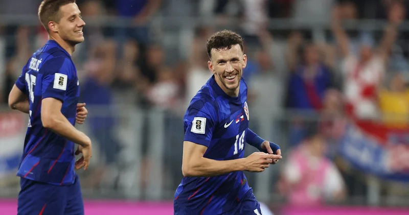 PSV, deneyimli futbolcu Ivan Perisic in sözleşmesini uzattı