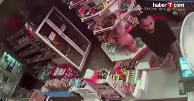 Eskişehir de market sahibine palalı saldırı kamerada!