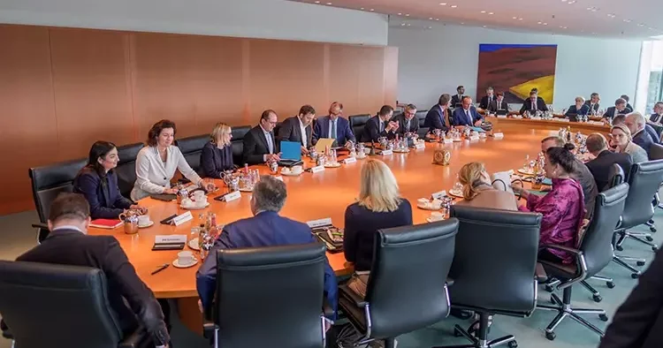 Almanya’da hükümete destek eriyor