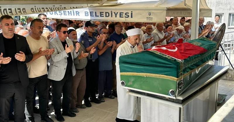 Bursa da raporluyken yangın bölgesine gönüllü olarak gitmek isteyen itfaiyeci şehit oldu