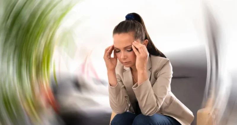Uzmanı uyarıyor: Denge kaybıyla seyreden baş dönmesi vertigo belirtisi olabiliyor
