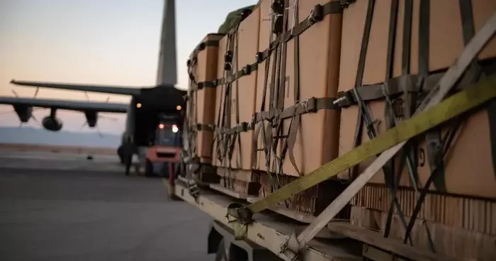 İsrail ordusu: Gazze ye hava yoluyla yardım atışları yeniden başlayacak