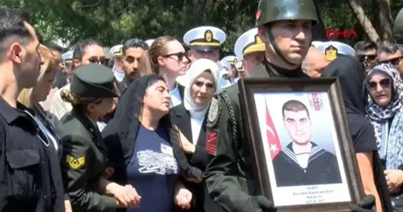 Hatay da şehit olan muhafız er Hayrullah Hamit Karaman son yolculuğuna uğurlandı