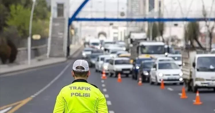 Bugün Ankara trafiğe kapatılacak yollar 27 Temmuz 2025 Pazar Ankara da hangi yollar trafiğe kapatılacak, ne zaman, saat kaçta açılacak? Ankara Emniyet...