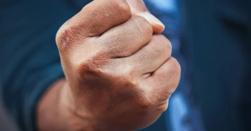 Sadece 1,5 dakika boyunca yumruğunuzu sıkın mucizeyi görün Sözcü Gazetesi