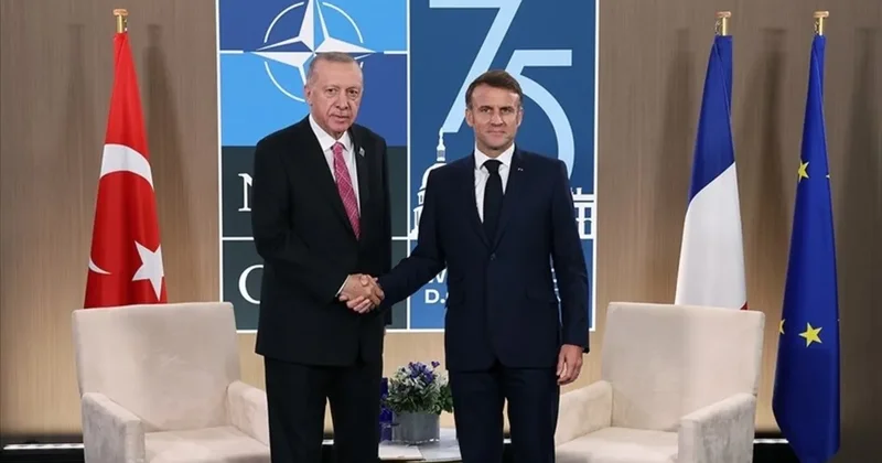 SON DAKİKA Başkan Erdoğan Fransa Cumhurbaşkanı Emmanuel Macron ile görüştü