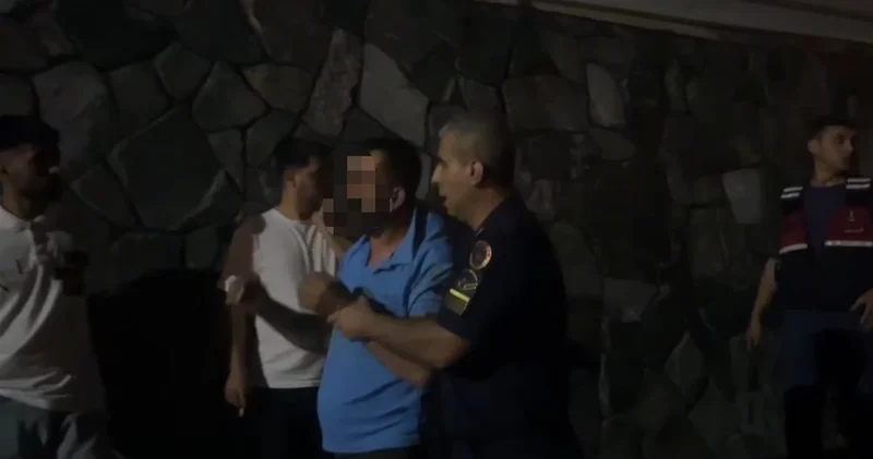Yangın yerinde ortalık karıştı: Tekme tokat dövüldü, jandarma kurtardı