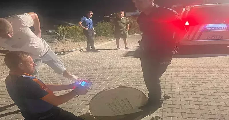 Temizlemek için girdikleri atık su hattında zehirlenen 2 kişi, tedaviye alındı