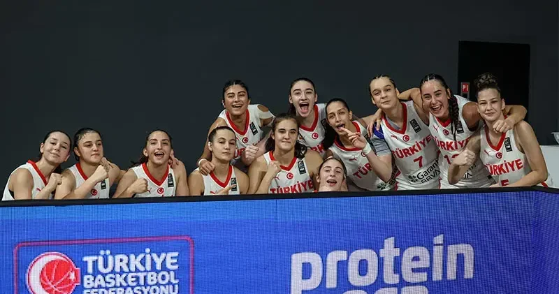 16 Yaş Altı Kız Milli Basketbol Takımı, yarı finale yükseldi