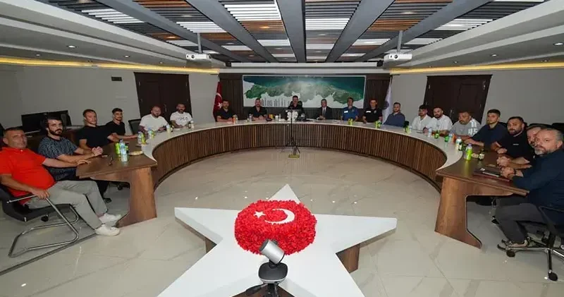 Trabzon Emniyeti, taraftar gruplarıyla güvenlik toplantısı yaptı