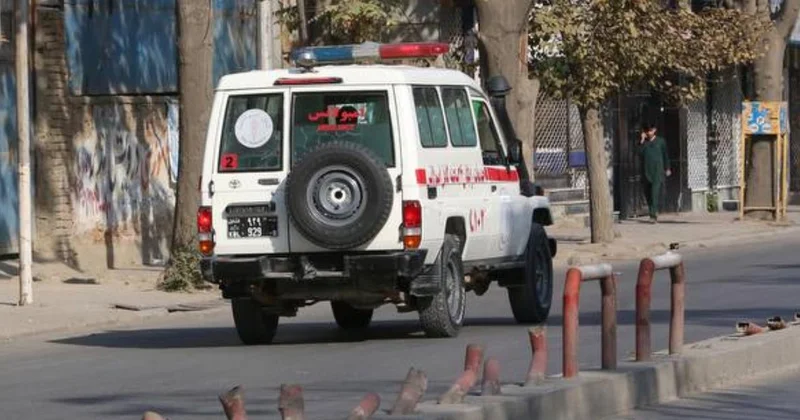 Afganistan ın başkenti Kabil de otobüsün devrilmesi sonucu 25 kişi öldü