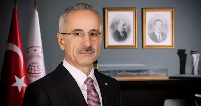 Bakan Uraloğlu dijitalleşme yolculuğunda kritik olan anlaşmayı duyurdu: 2050 yılına kadar uzatıldı
