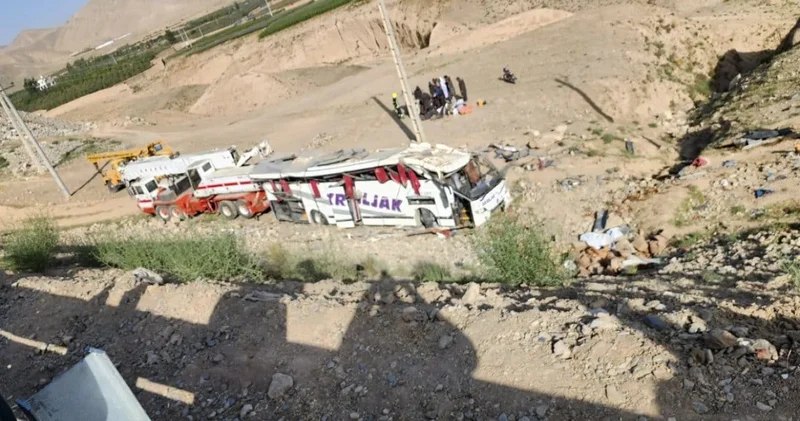 Afganistan da otobüs faciası: 26 ölü