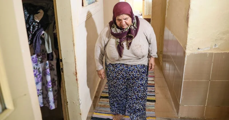 Kimsesiz hasta yaşlı kadın yıkılacak apartmanda tek başına kaldı