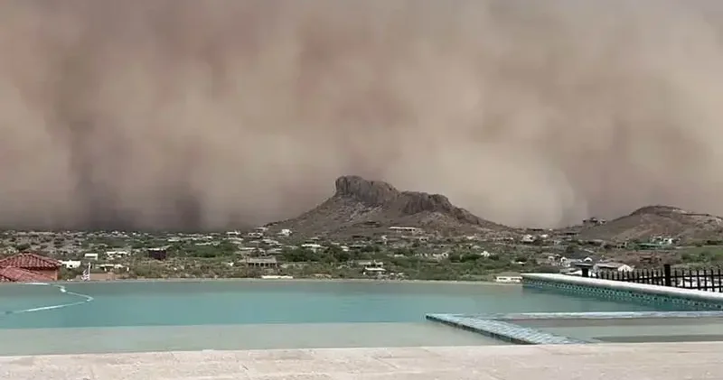 Arizona’da toz fırtınası: 55 bin kişi elektriksiz kaldı