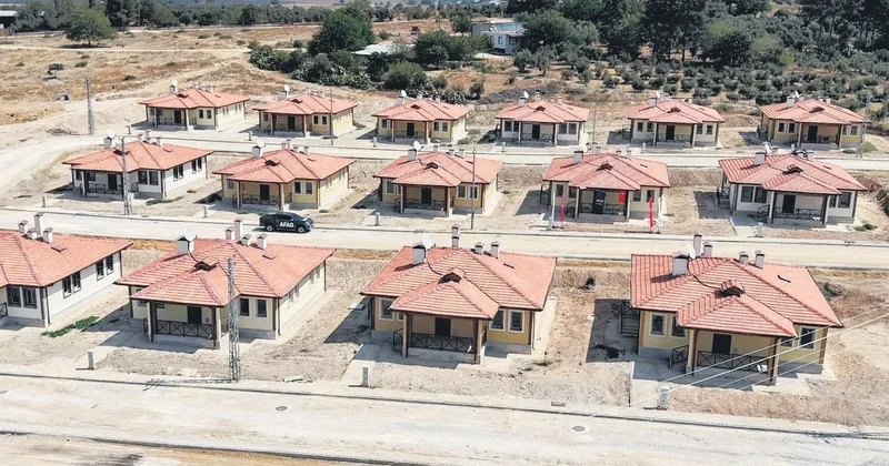 Deprem konutları hak sahiplerine teslim ediliyor