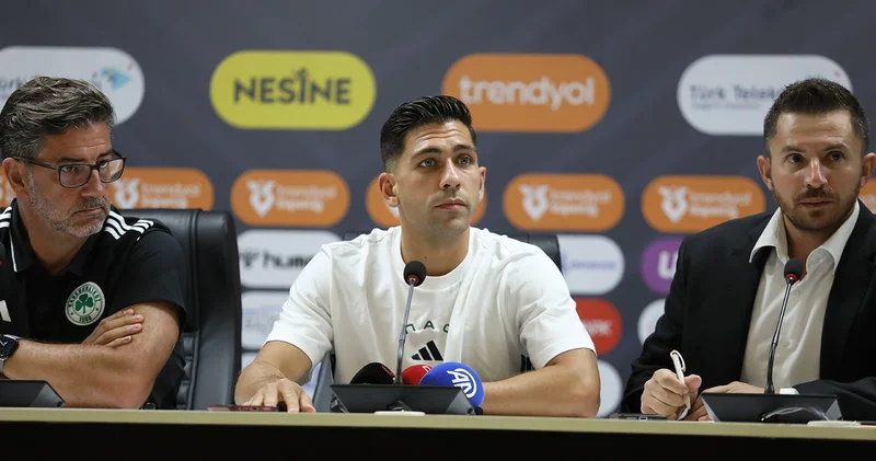Anastasios Bakasetas: Futbol oynamayı sevdiğim bir ülkeye geldim