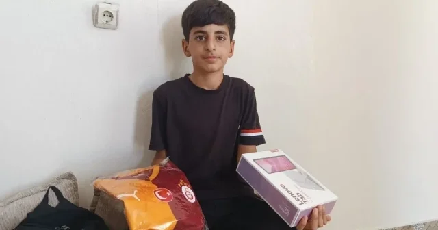 Çöpte bulduğu 1,6 milyon lira değerindeki altın dolu çantayı polise teslim etti VİDEO İZLE