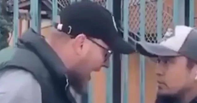 Irkçı Rus şahıs Özbek taksiciyi aşağıladı: Sessizce çalış ağzını açma sen Rusların kölesisin VİDEO İZLE