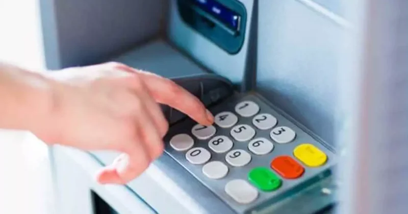 ATM de sarı tuşun gizemi çözüldü! Ne işe yaradığını duyunca şaşıracaksınız