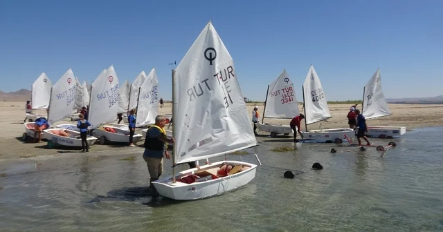 Optimist Yelken Yarışları nın 2 nci ayağı, Kırşehir de başladı Kırşehir Haberleri